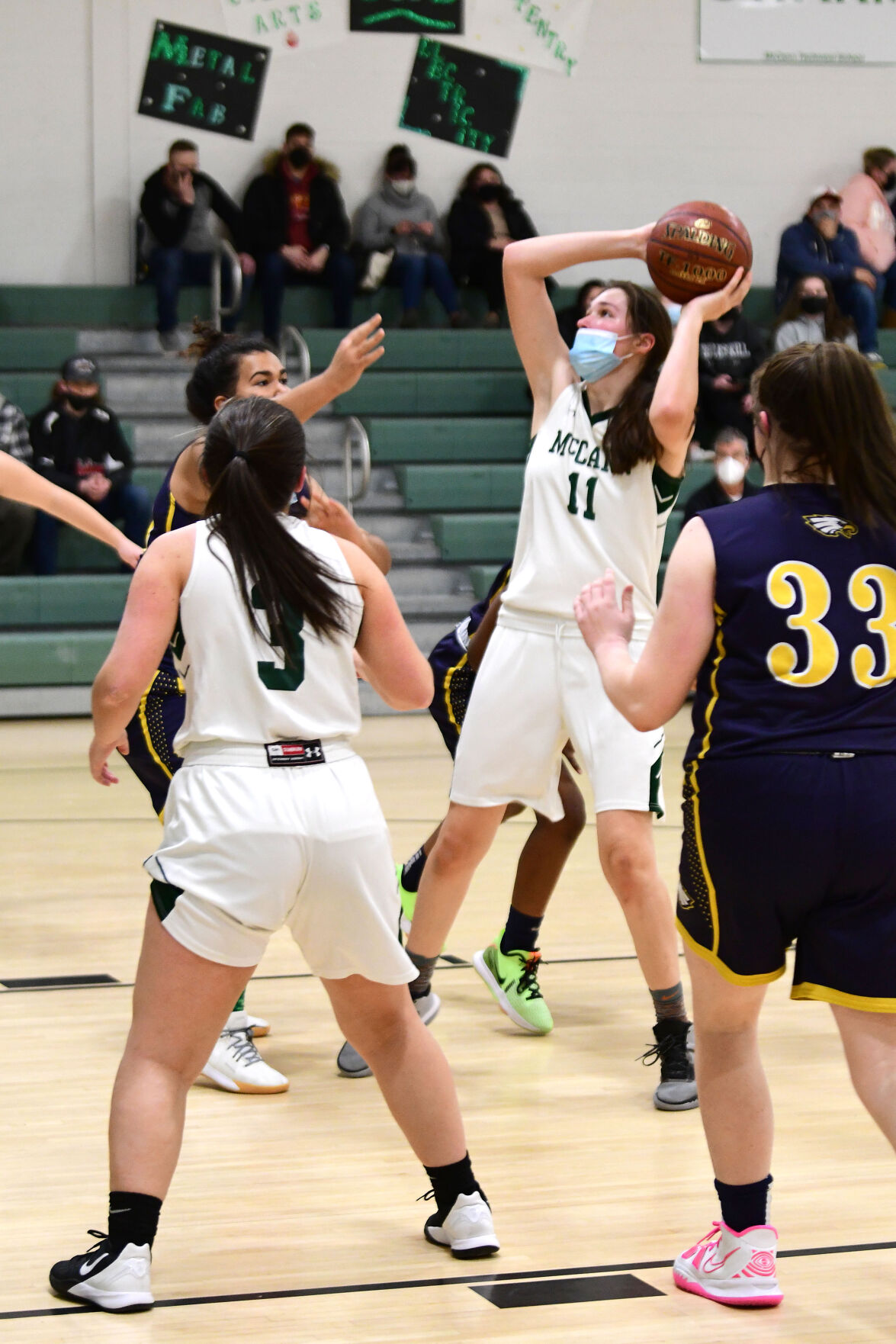 Boisvert goes for the basket